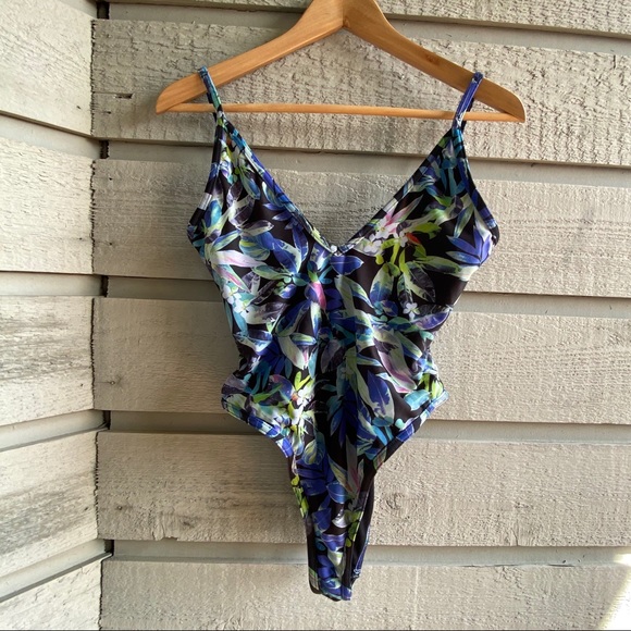 SOLD | ASOS 90s One Piece Floral/Jungle Swimsuit - Picture 3 of 7